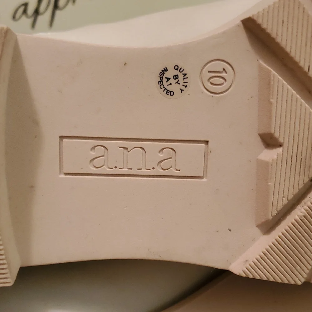 a.n.a Cream Ankle Booties‎ with Elastic Panels